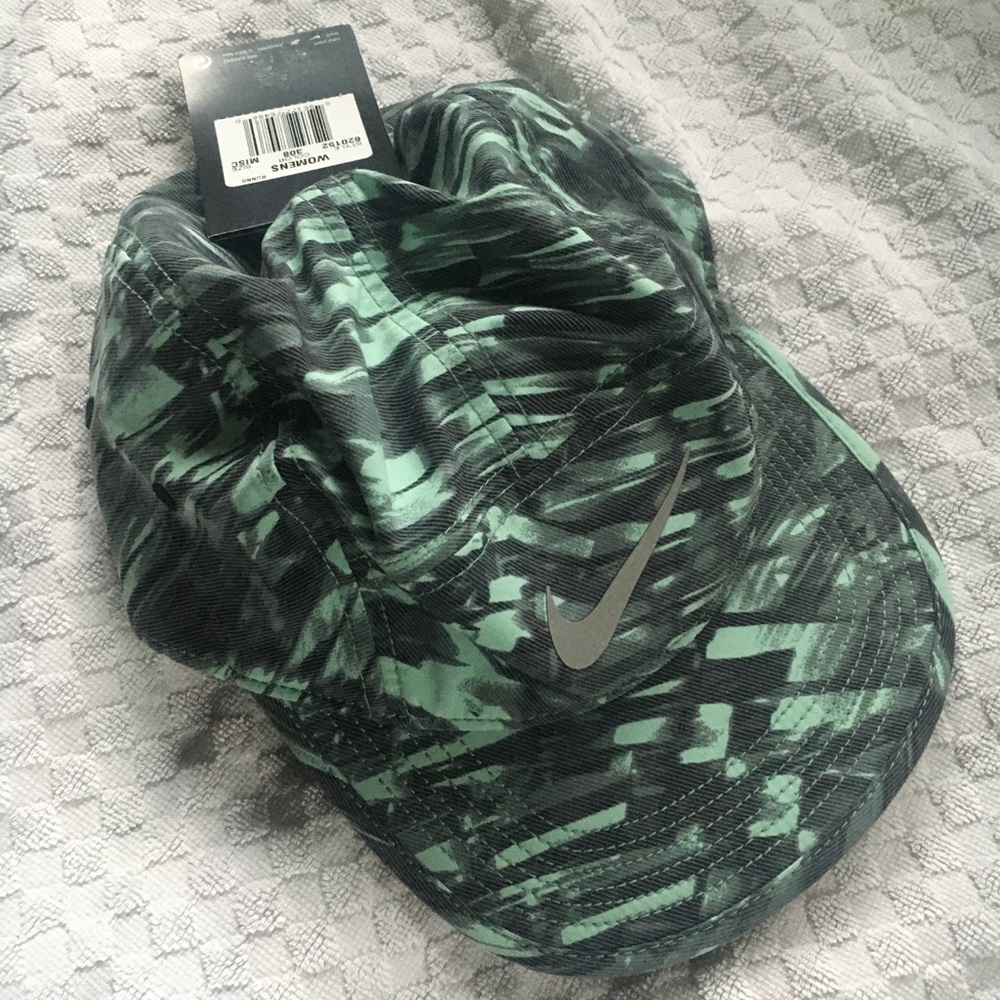 Women’s Nike hat
